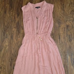 Size M dress